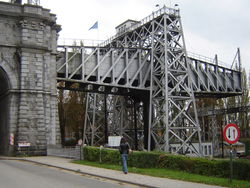 oude hydraulische lift, even verderop