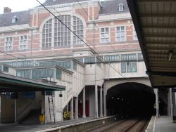 de tunnels onder het station