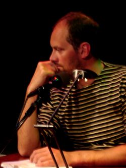 Adriaan in Music-Hall, in Studio Desmet 