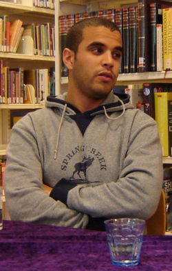 Hassan Bahara in de Bibliotheek Slotervaart