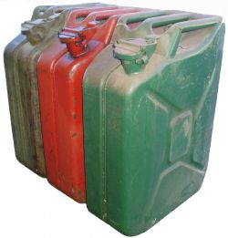 klassieke 20 liter jerrycans..